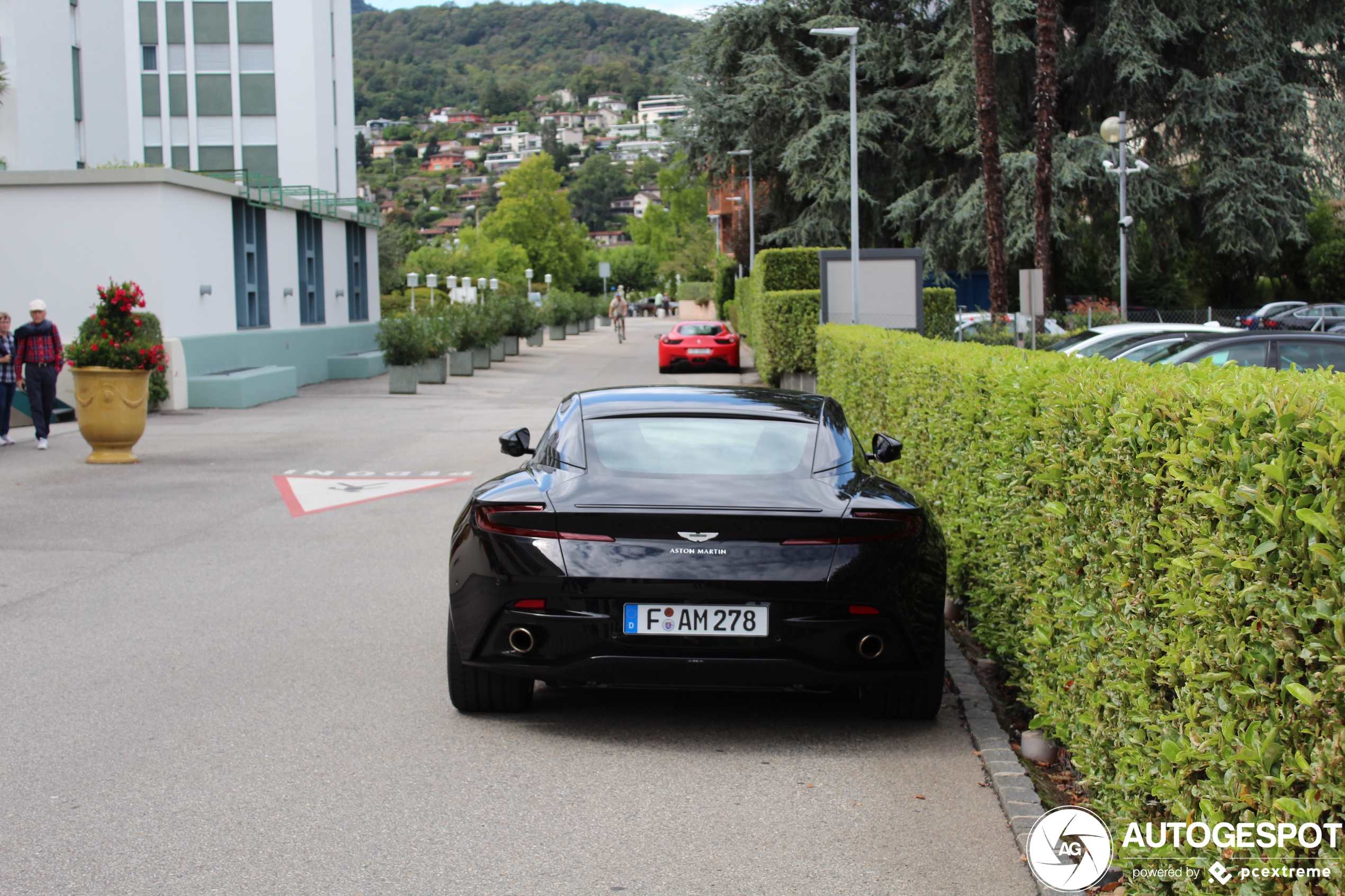 Aston Martin DB11