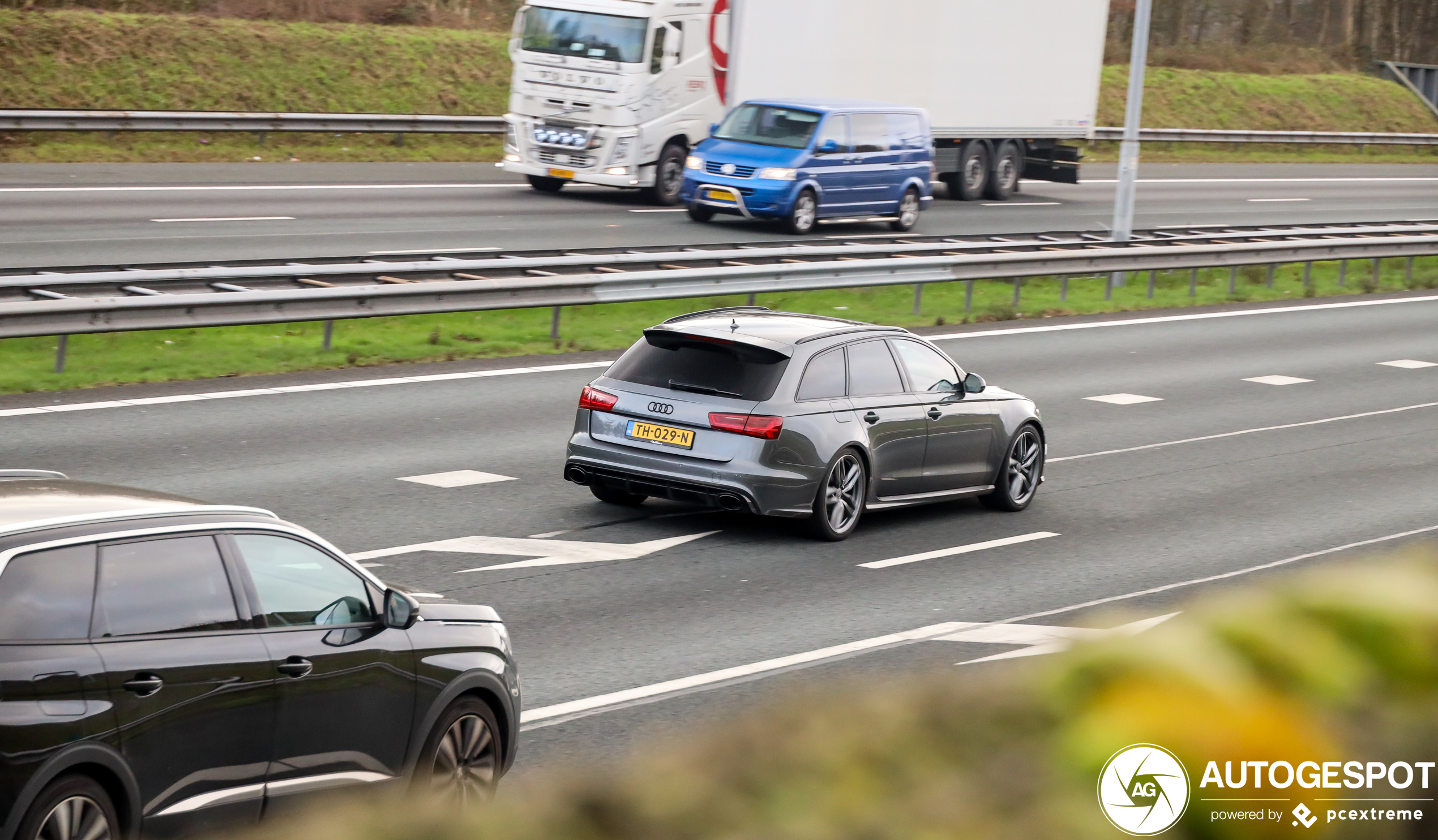 Audi RS6 Avant C7 2015