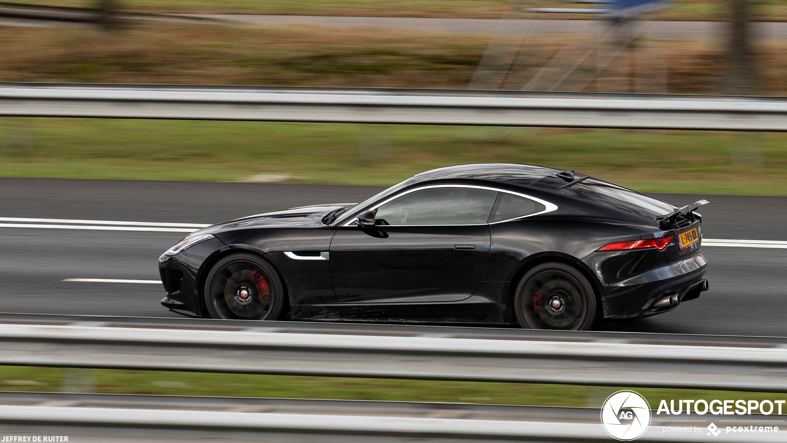 Jaguar F-TYPE R Coupé