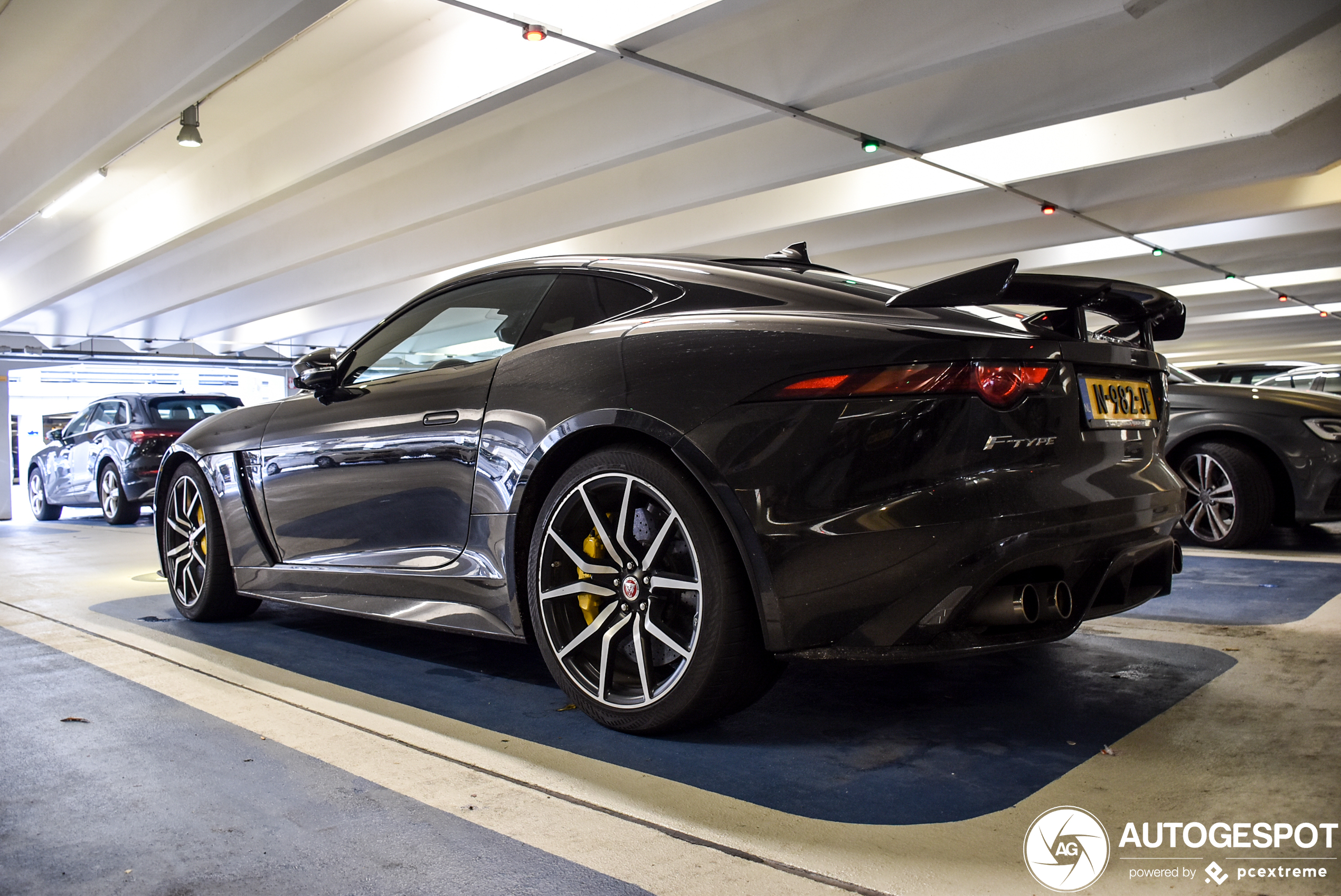 Jaguar F-TYPE SVR Coupé 2017