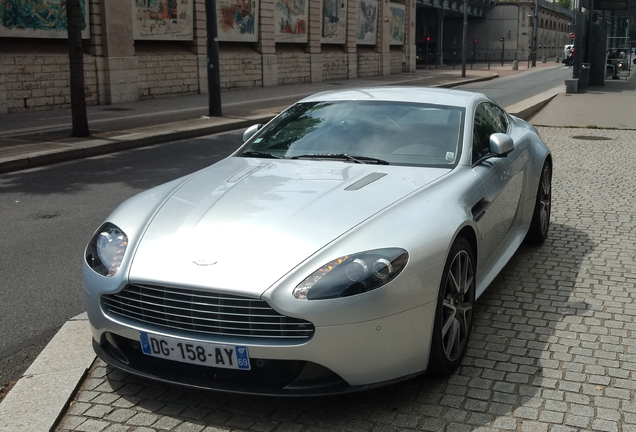 Aston Martin V8 Vantage S