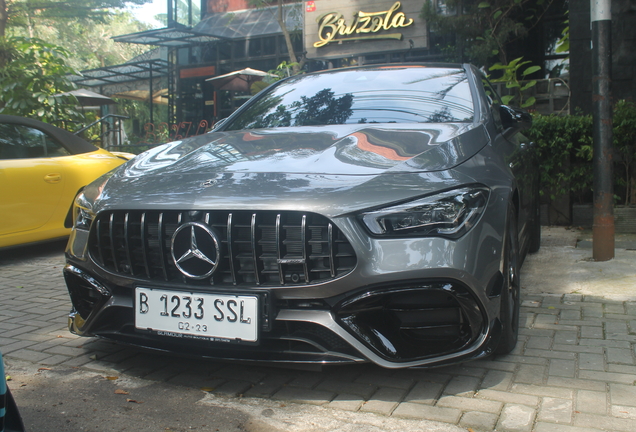 Mercedes-AMG CLA 45 S Shooting Brake X118