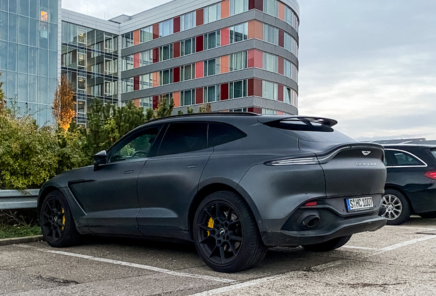 Aston Martin DBX