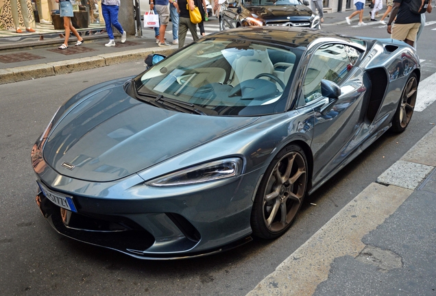 McLaren GT