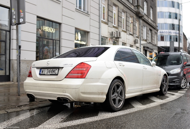 Mercedes-Benz S 65 AMG V221