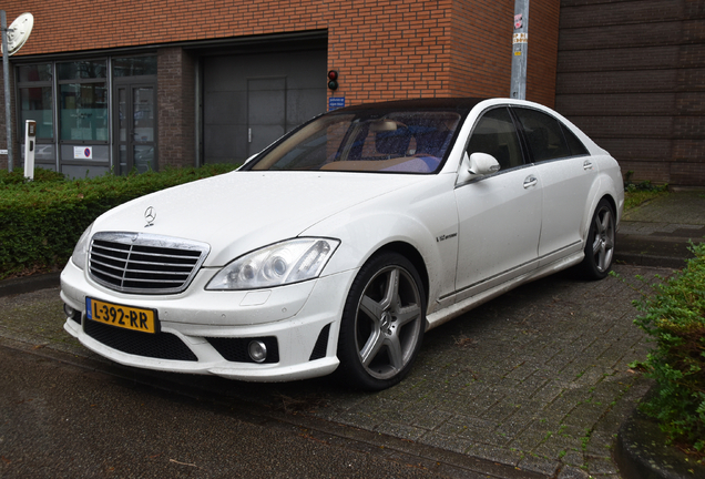 Mercedes-Benz S 65 AMG V221