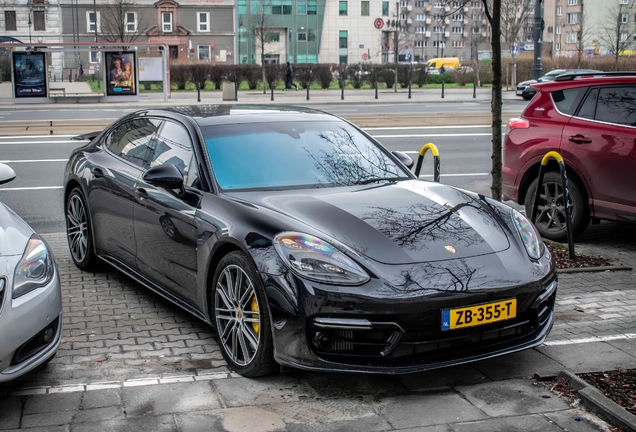 Porsche 971 Panamera Turbo S E-Hybrid Executive