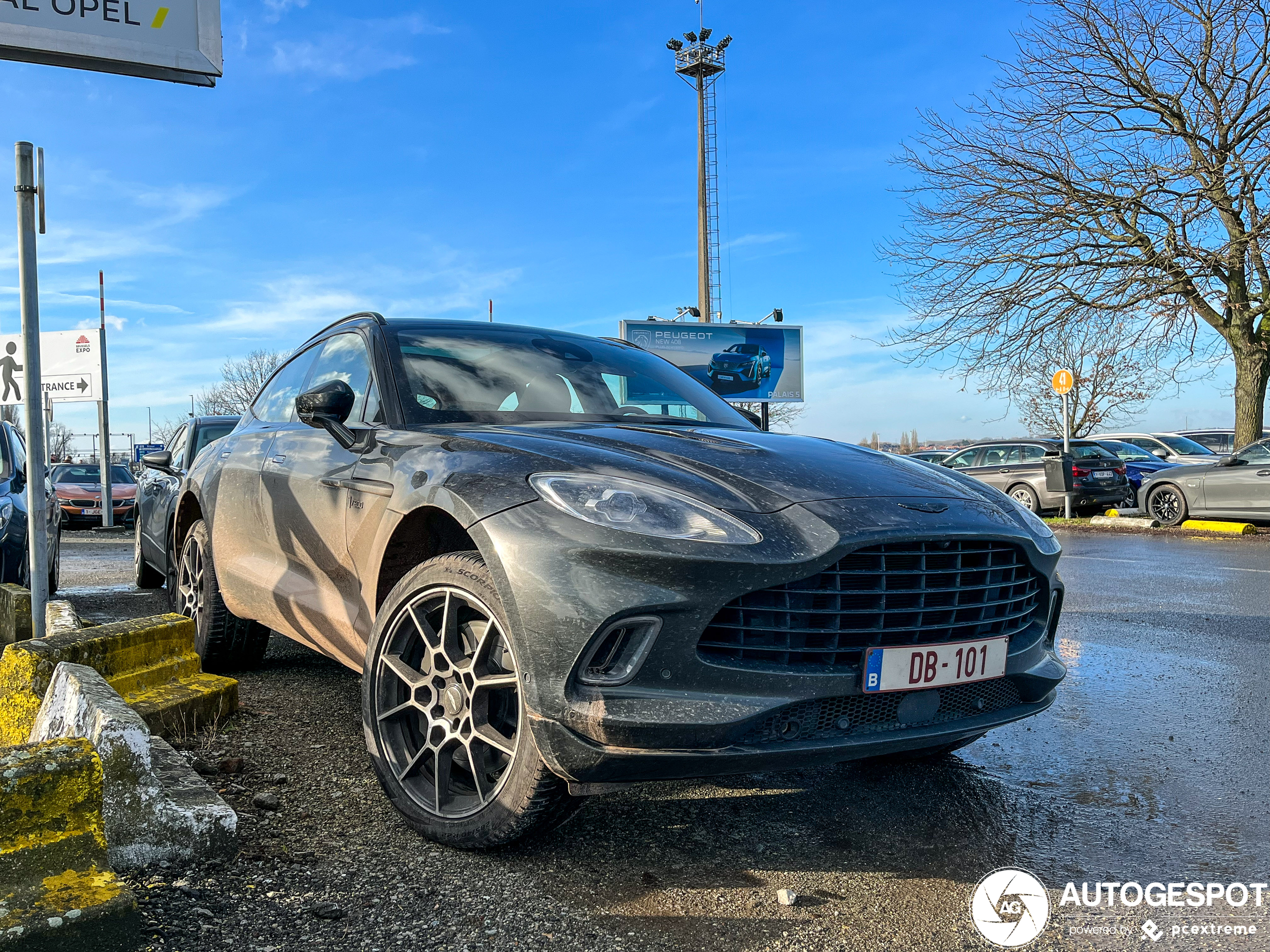 Aston Martin DBX