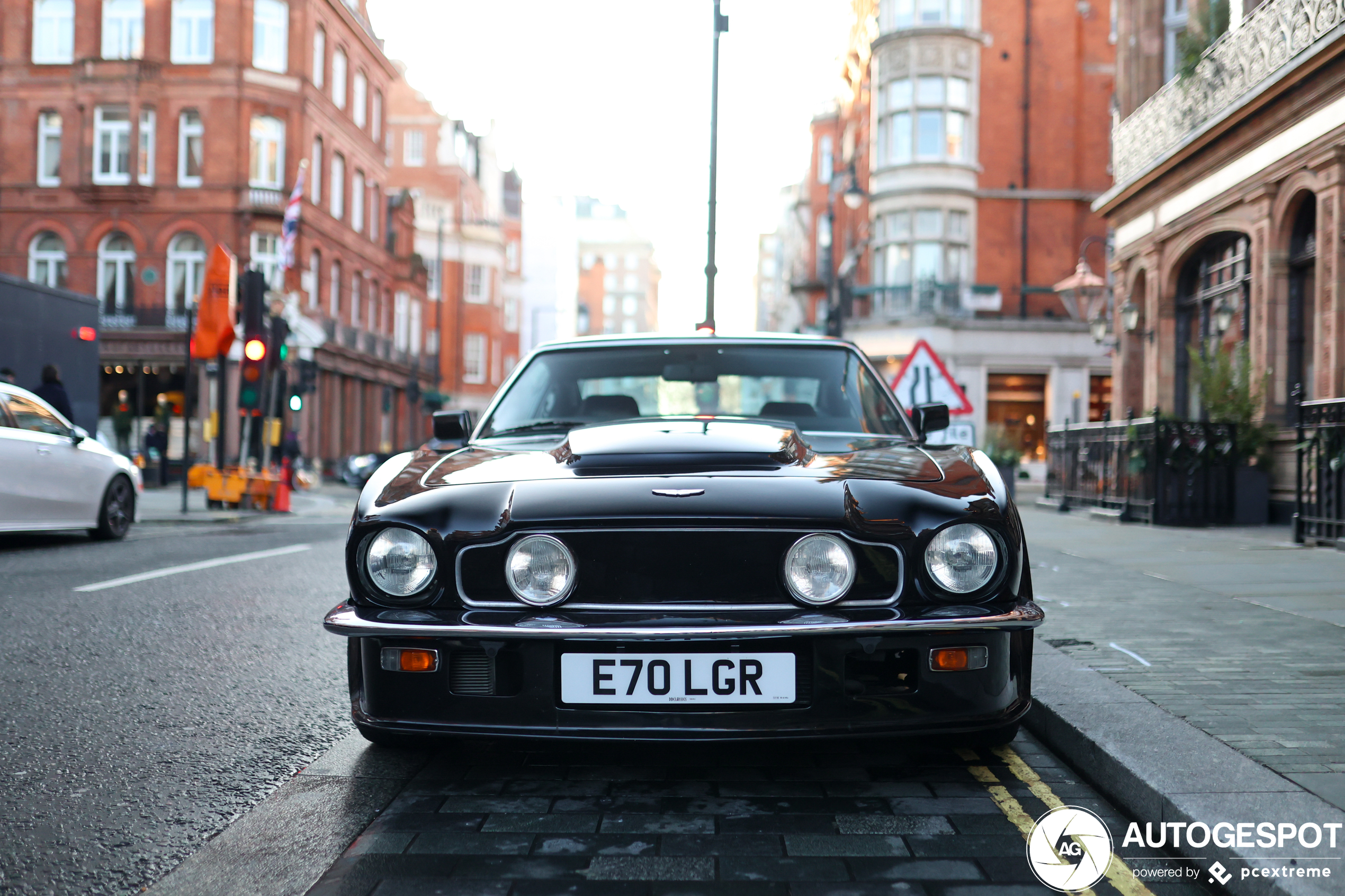 Aston Martin V8 Vantage 1977-1989