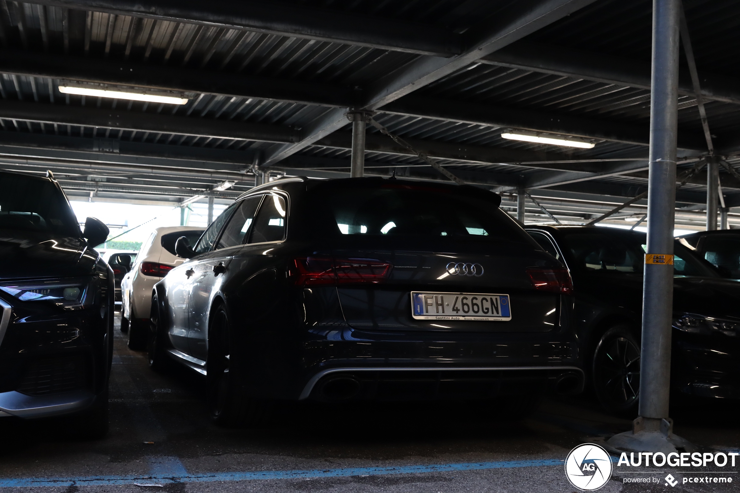 Audi RS6 Avant C7 2015