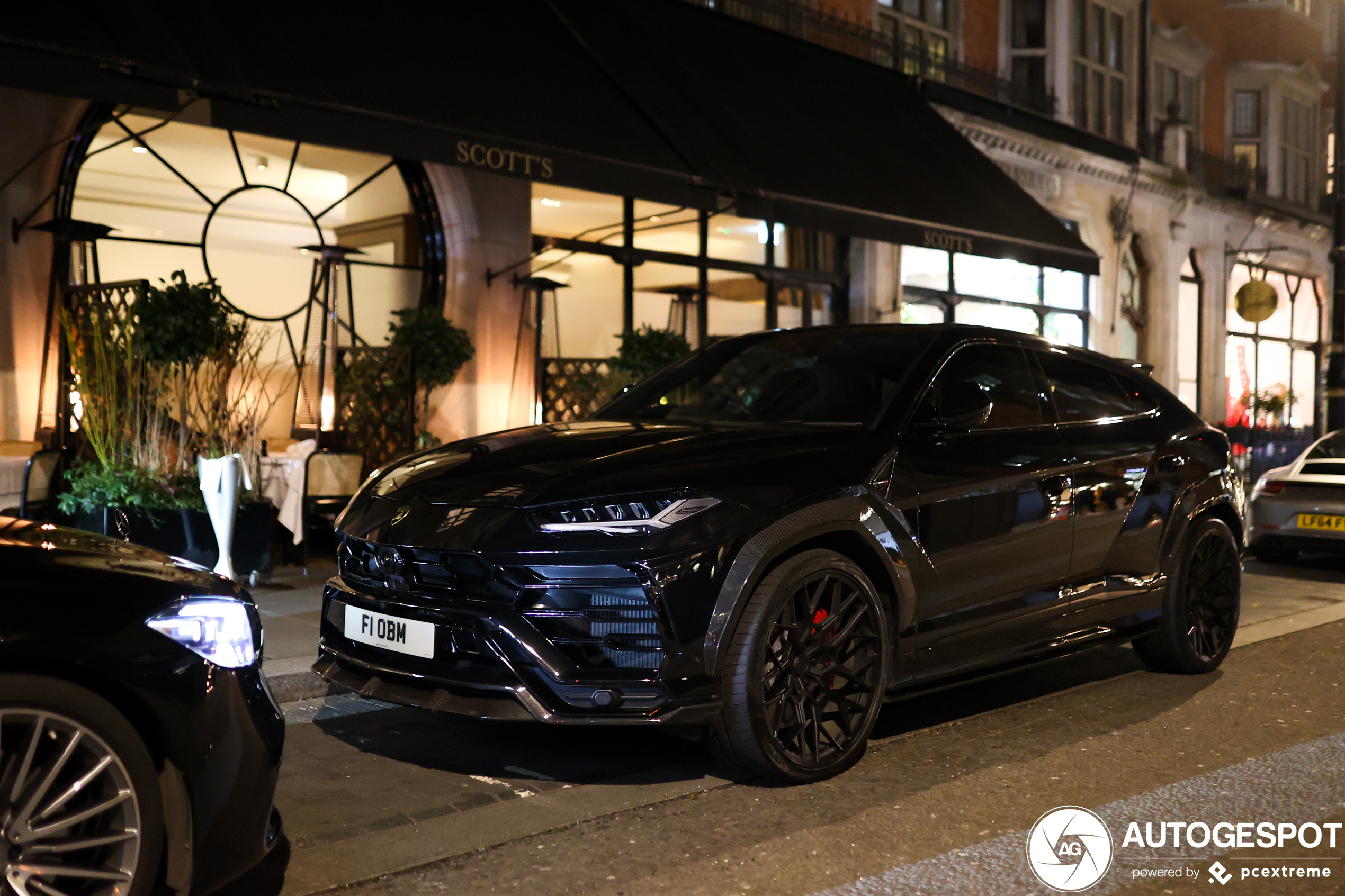 Lamborghini Urus Nero Design