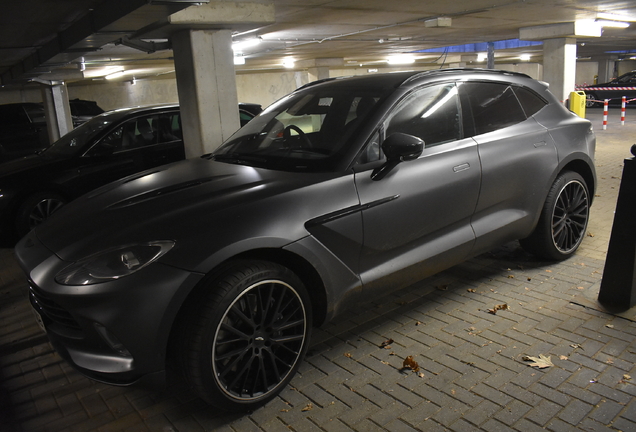 Aston Martin DBX