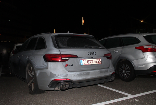 Audi RS4 Avant B9