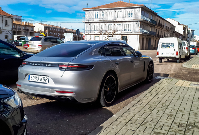 Porsche 971 Panamera Turbo