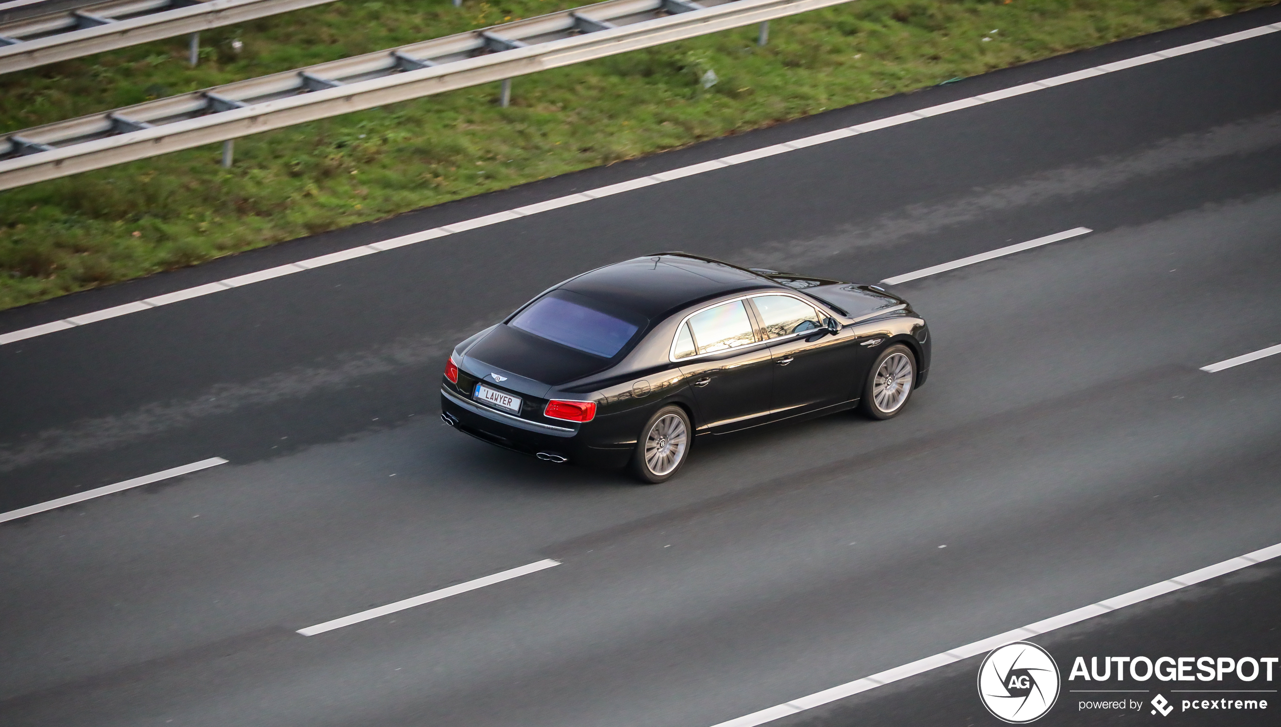 Bentley Flying Spur V8