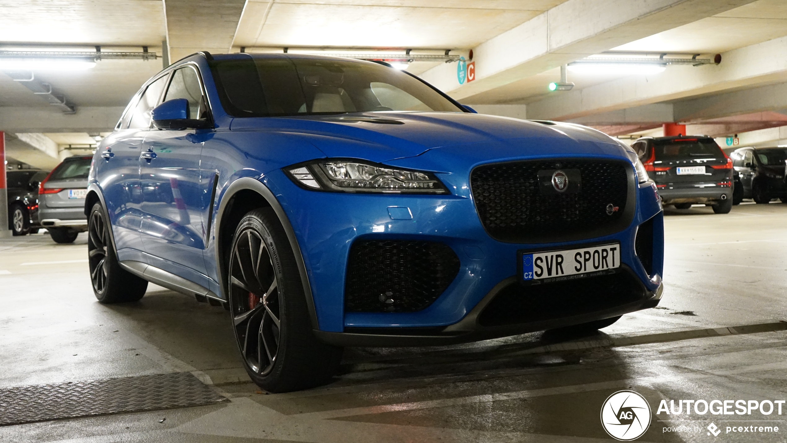 Jaguar F-PACE SVR