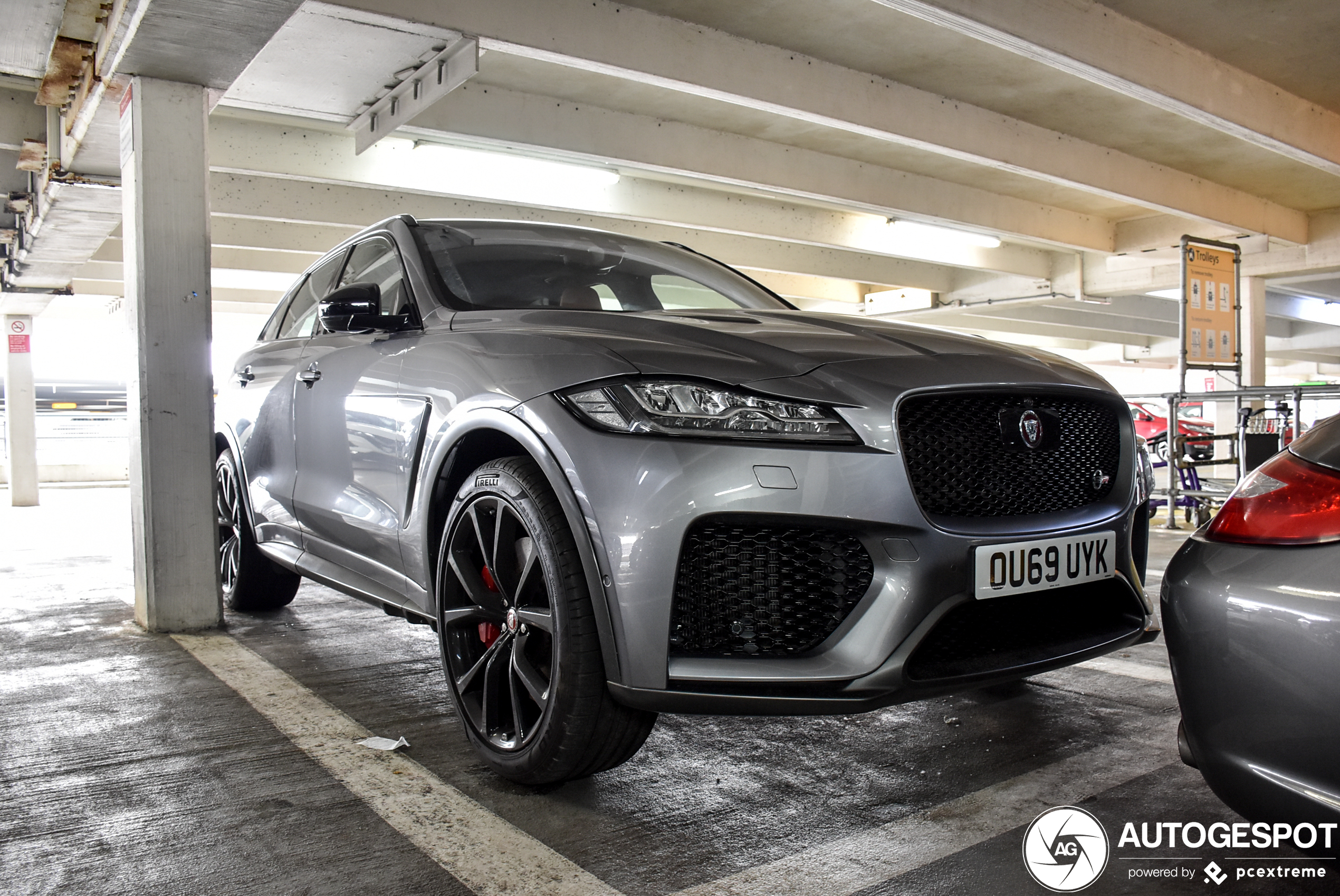 Jaguar F-PACE SVR