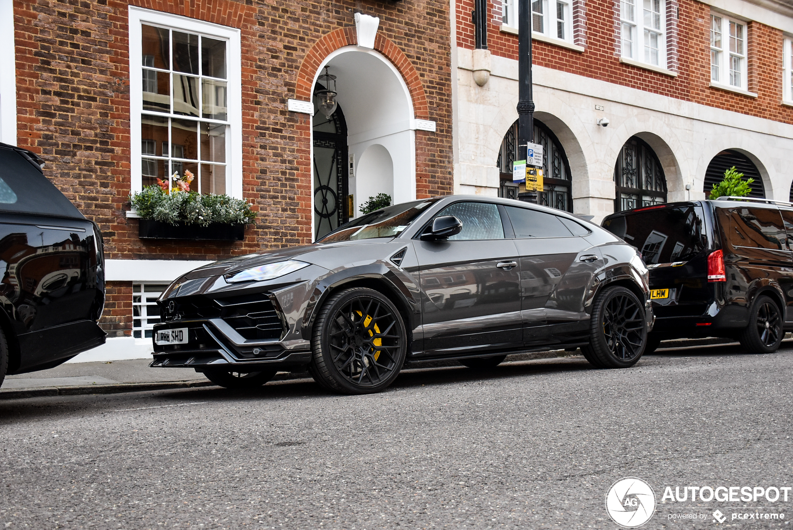 Lamborghini Urus Nero Design