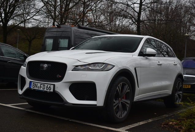 Jaguar F-PACE SVR