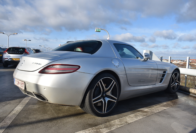 Mercedes-Benz SLS AMG