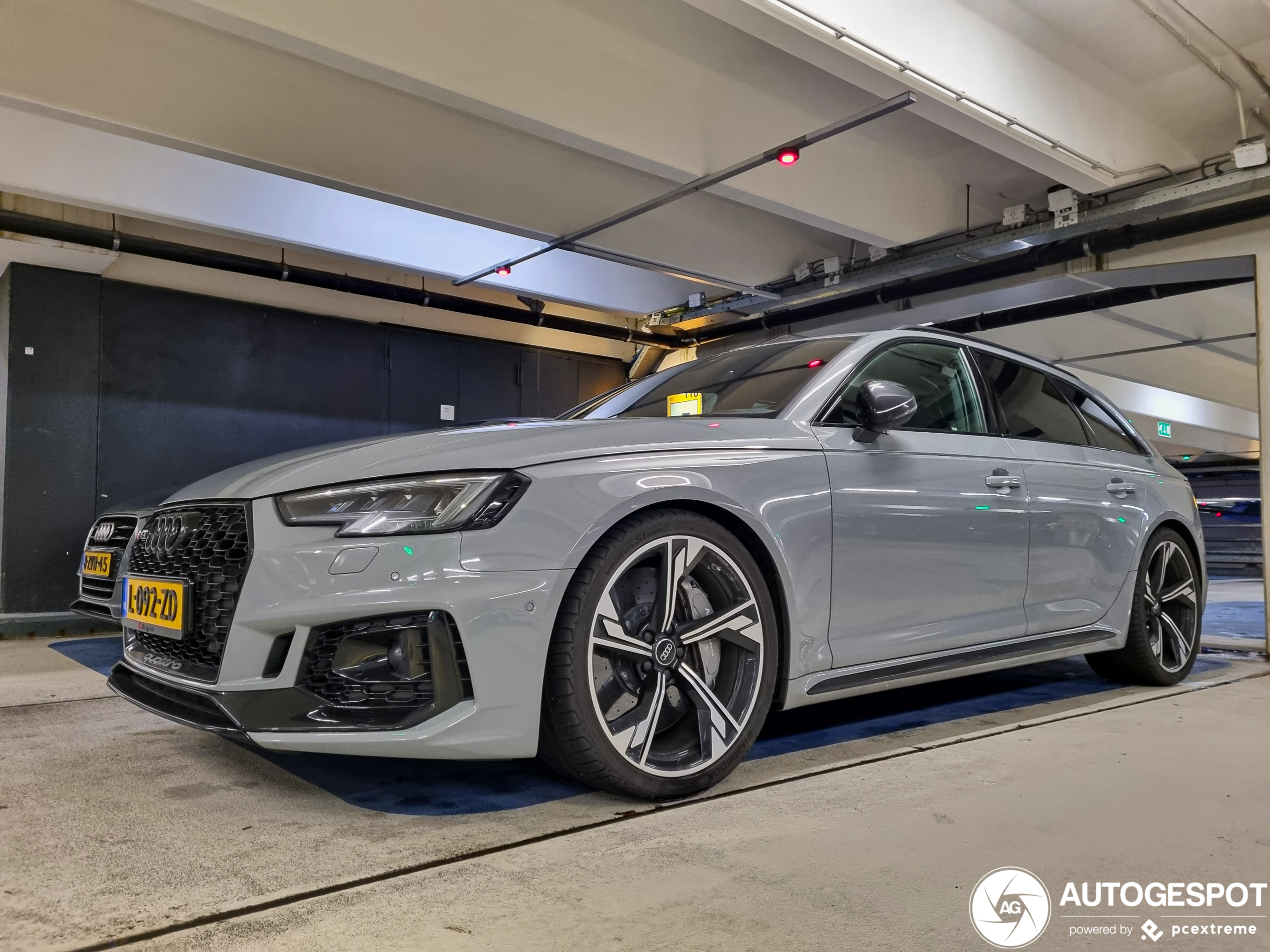 Audi RS4 Avant B9