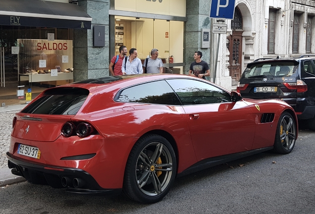 Ferrari GTC4Lusso