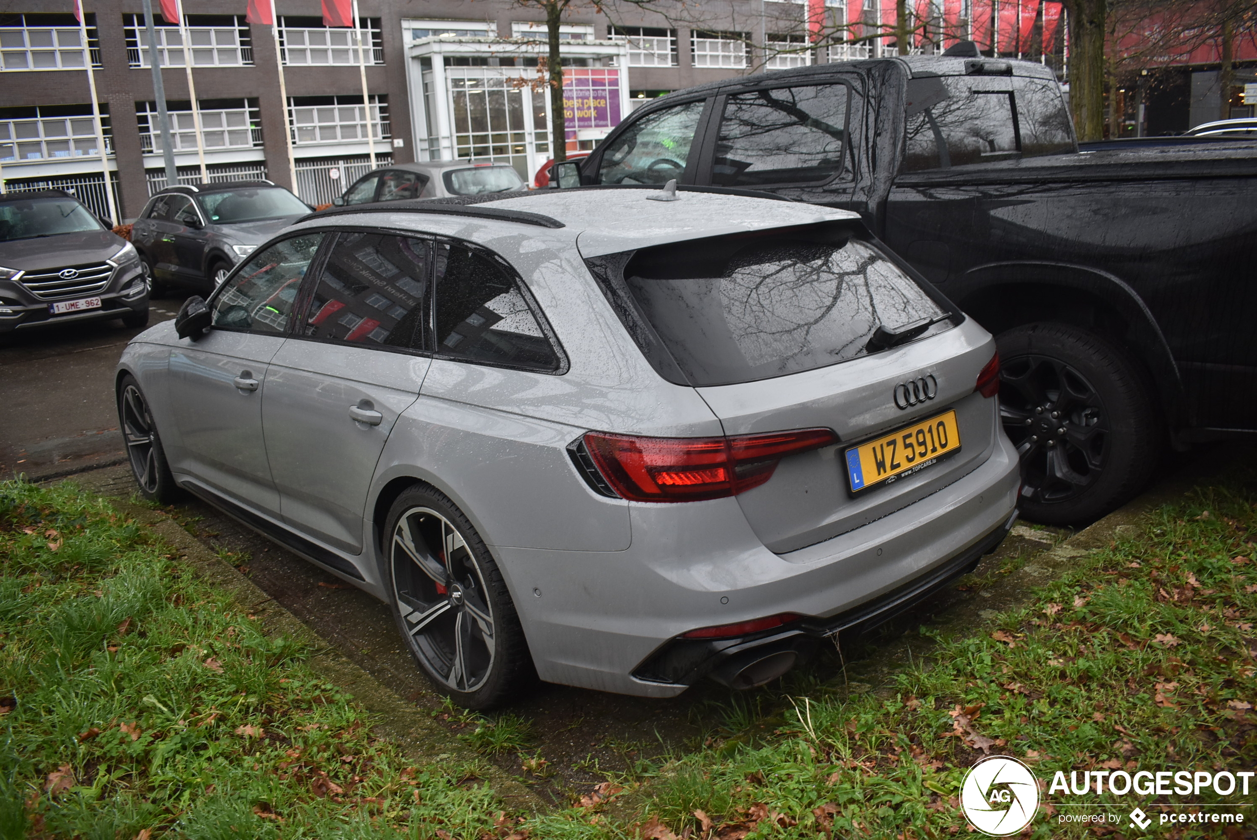 Audi RS4 Avant B9