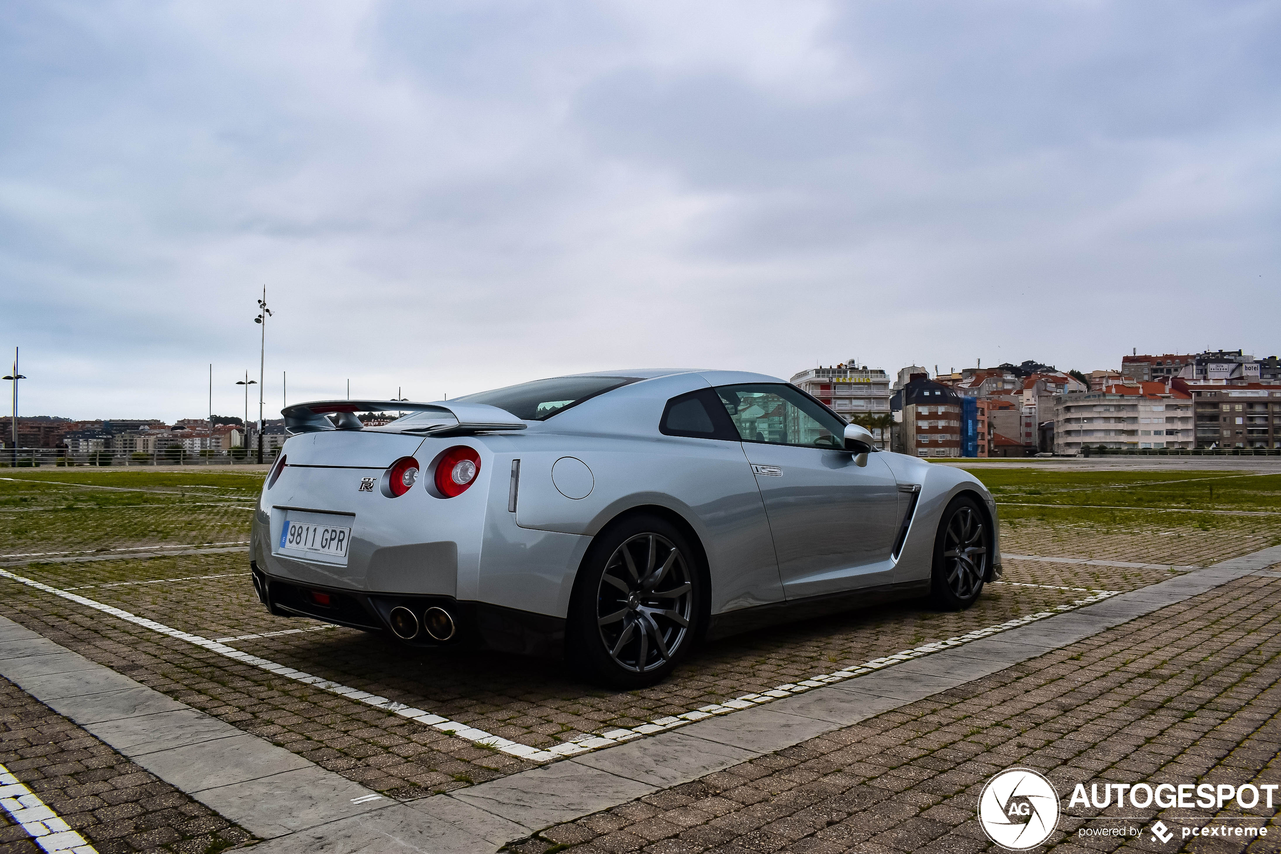 Nissan GT-R