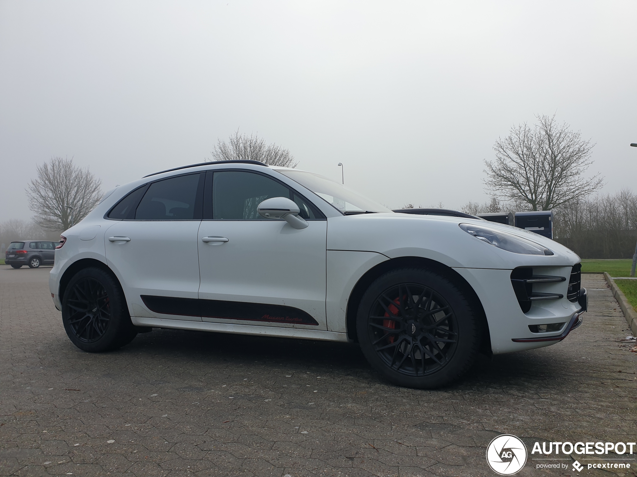 Porsche 95B Macan Turbo