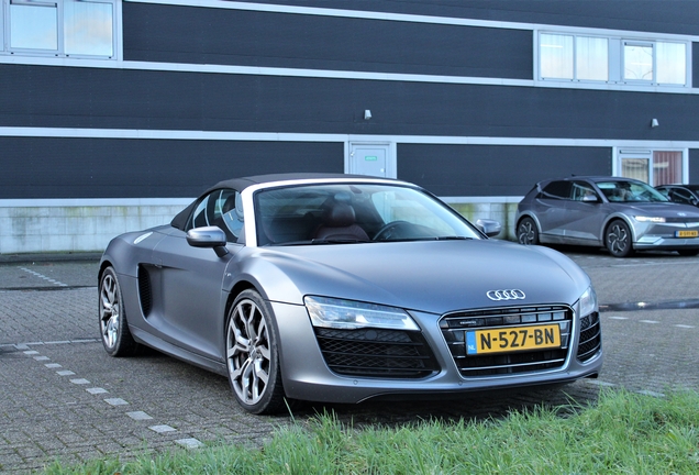 Audi R8 V10 Spyder 2013