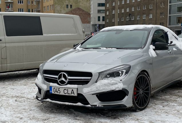 Mercedes-Benz CLA 45 AMG C117