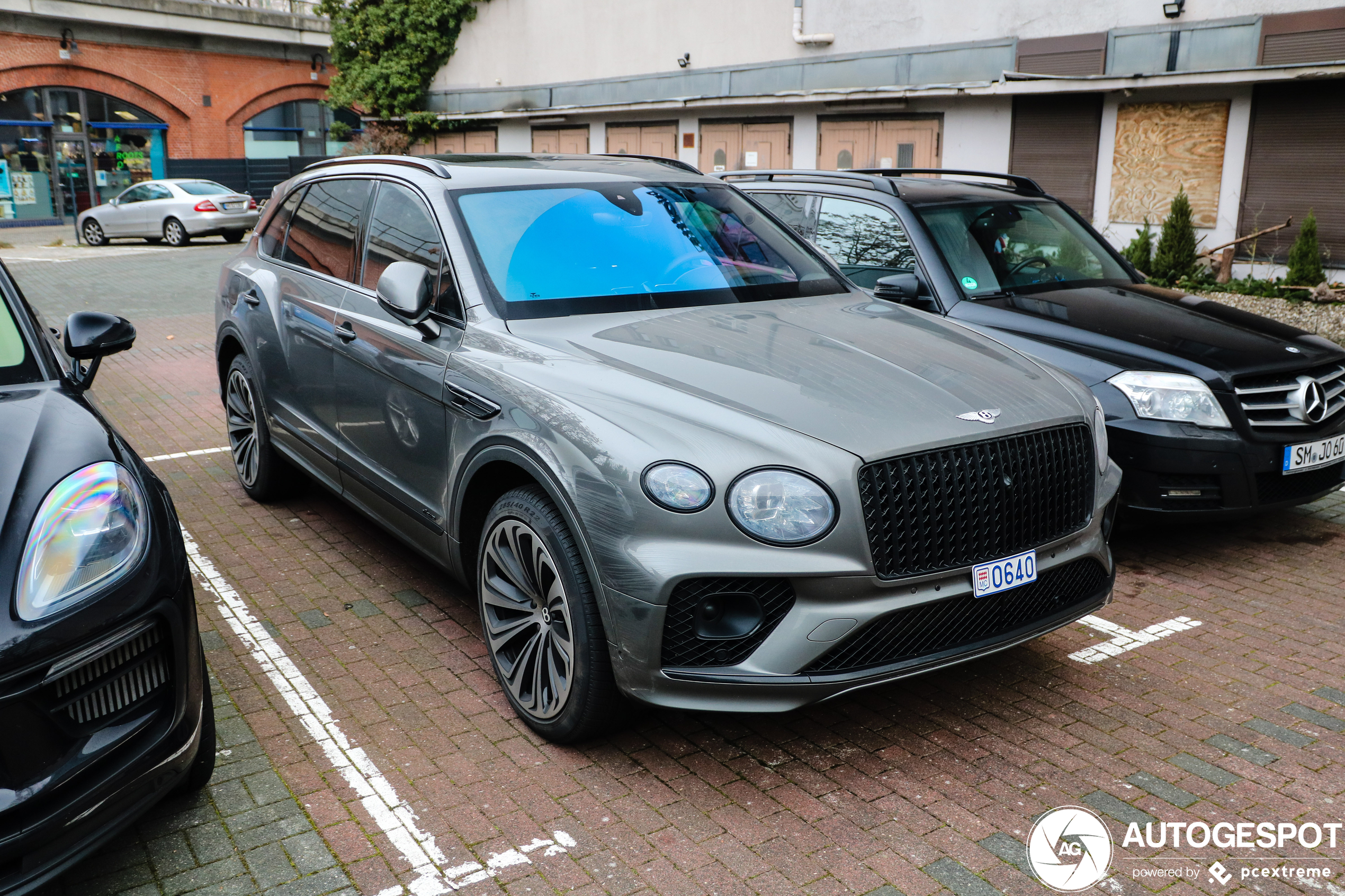 Bentley Bentayga Azure EWB First Edition