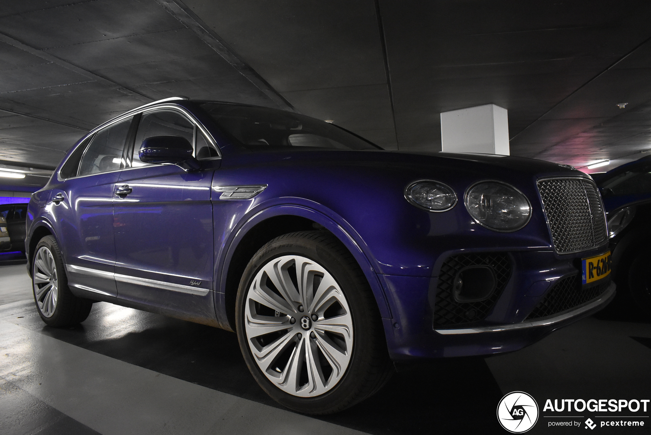 Bentley Bentayga Hybrid 2021