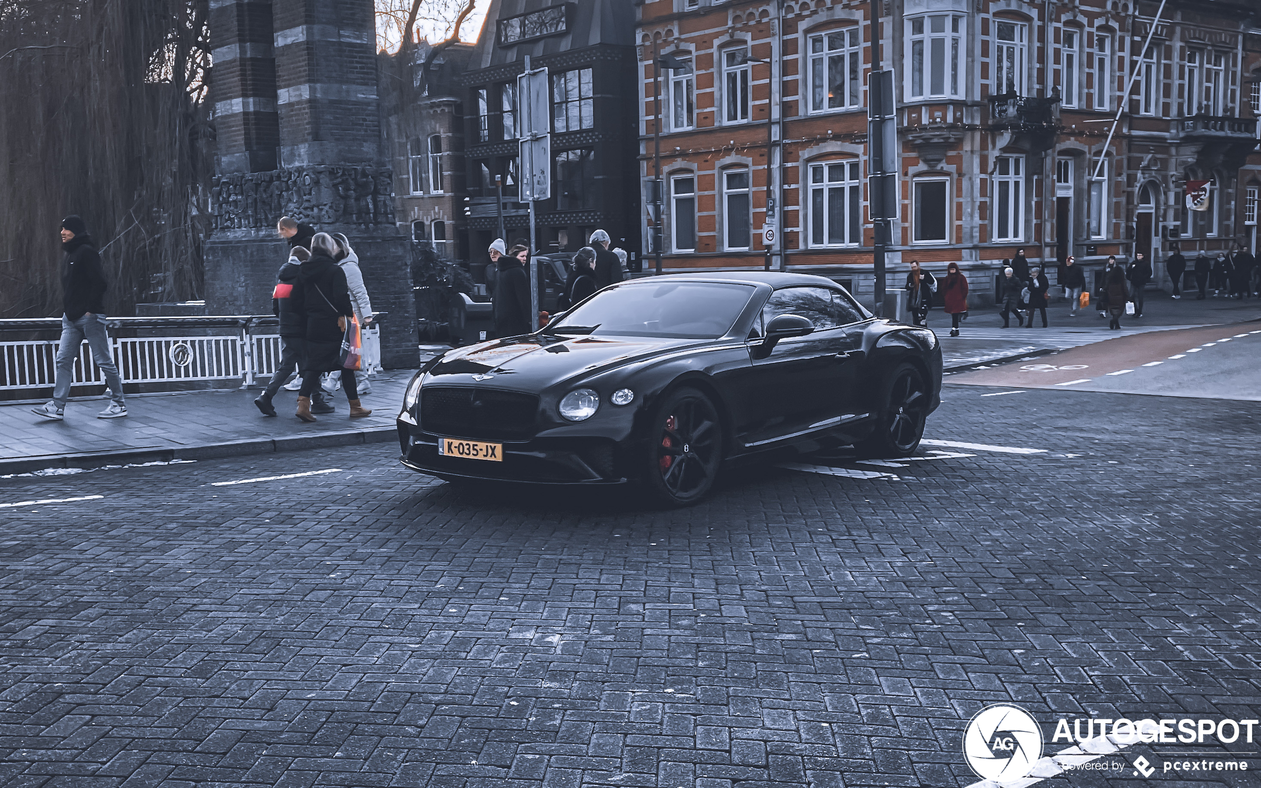 Bentley Continental GTC V8 2020