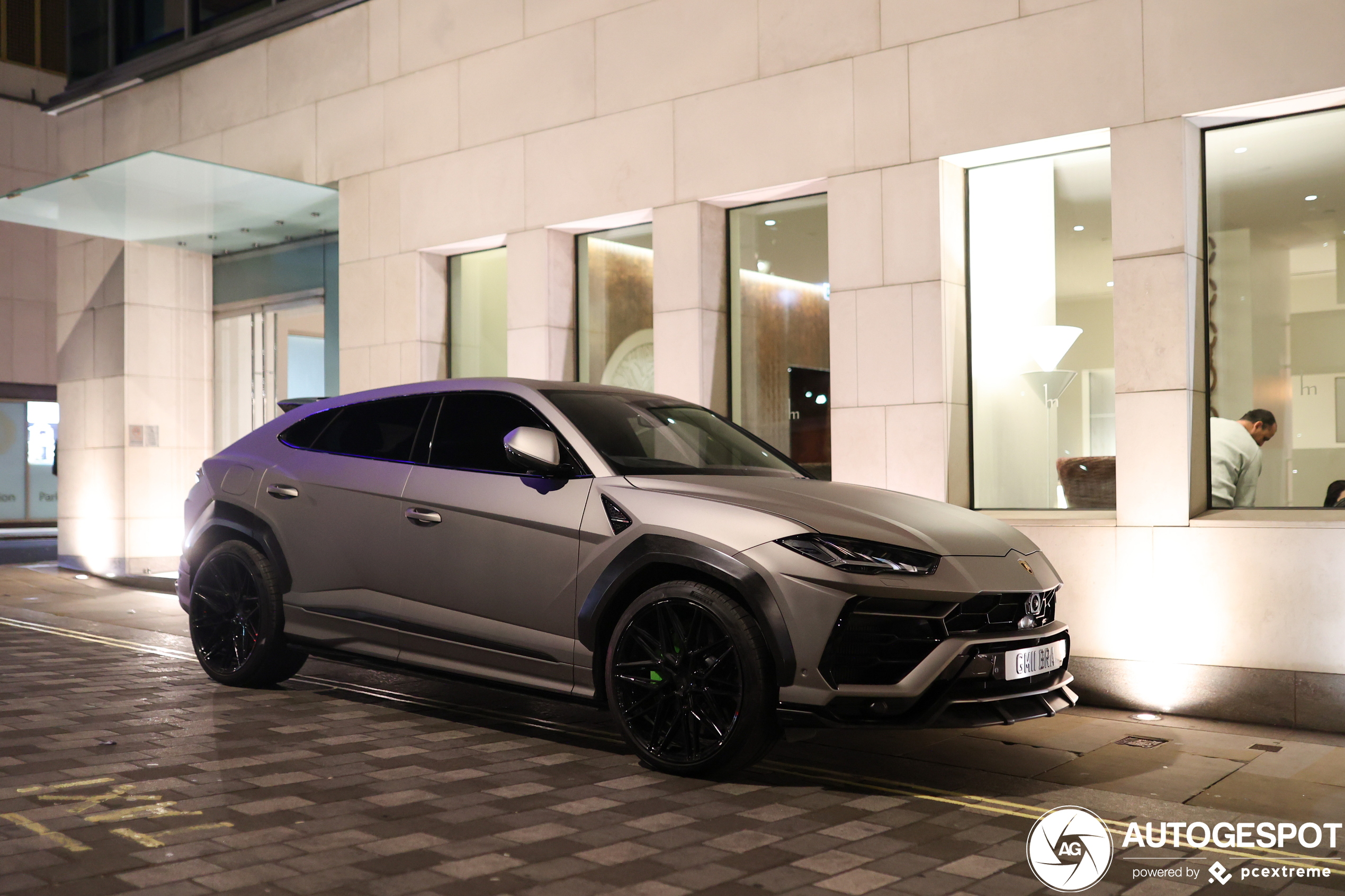 Lamborghini Urus Nero Design