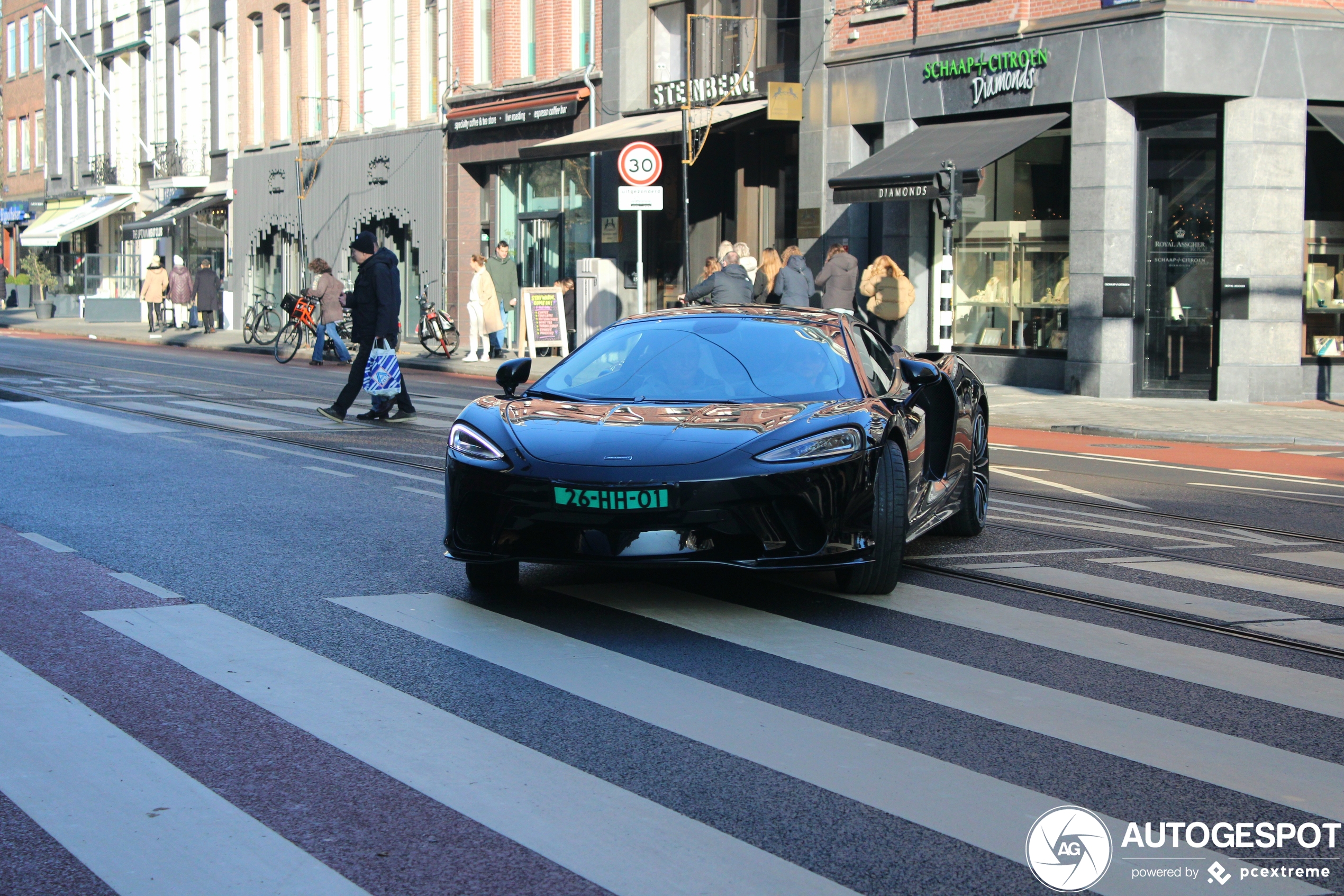 McLaren GT