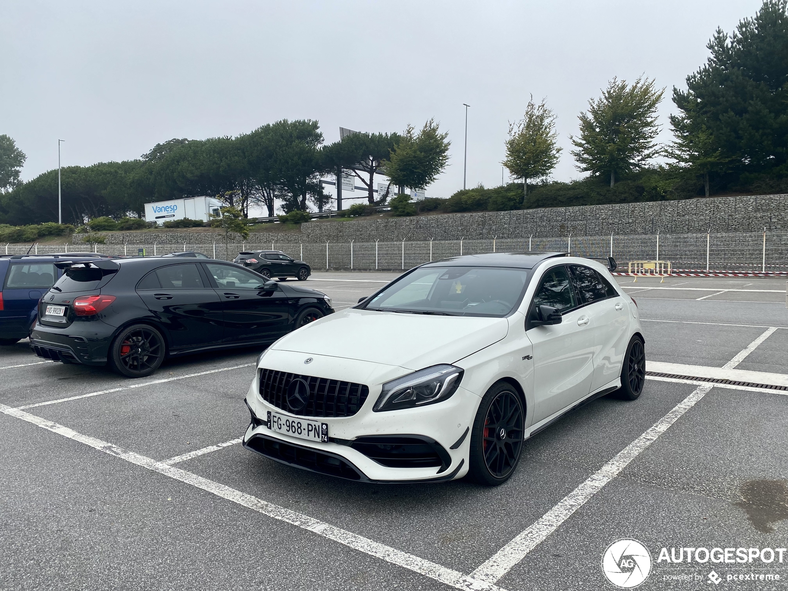 Mercedes-AMG A 45 W176 2015