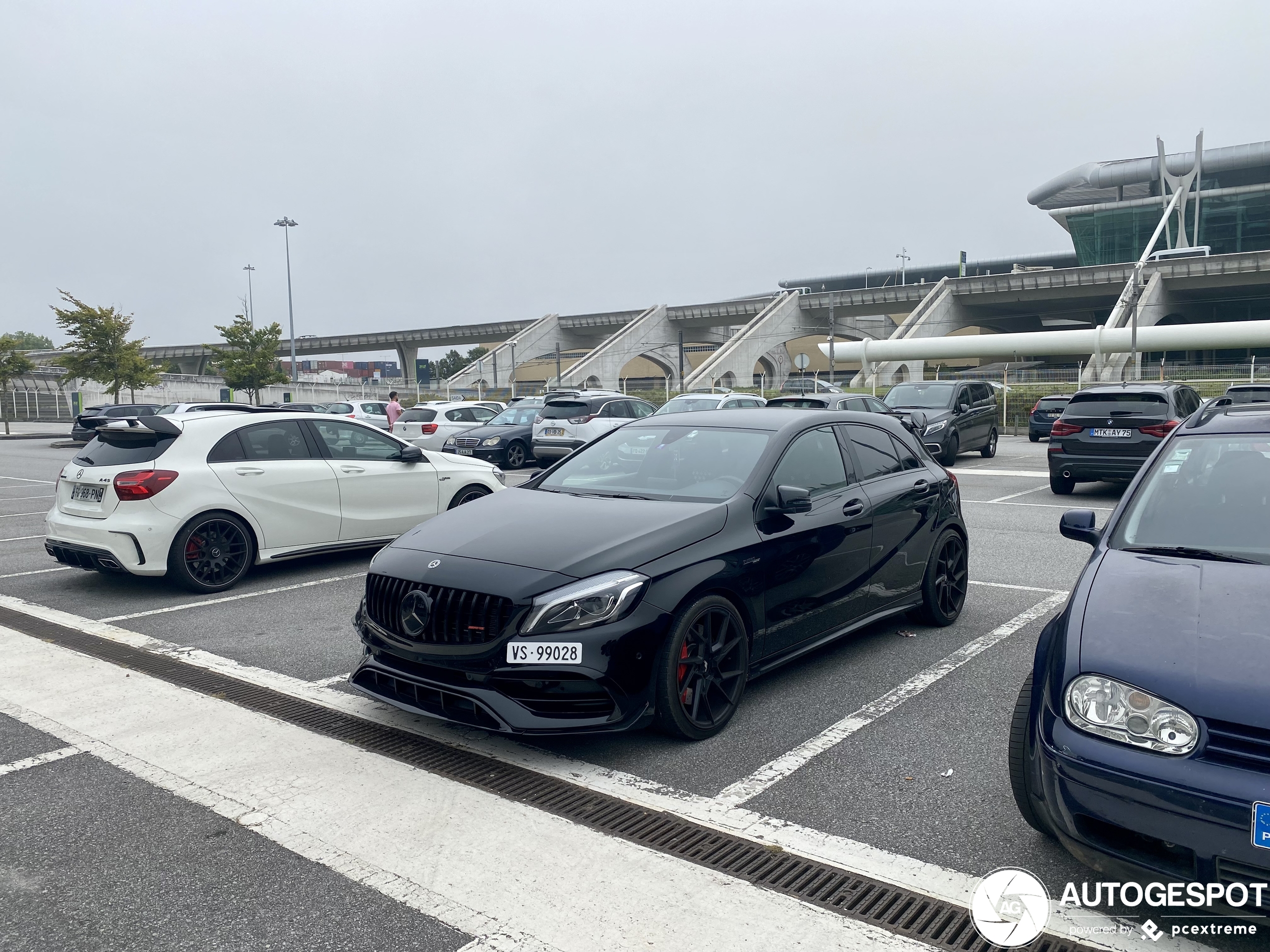 Mercedes-AMG A 45 W176 2015