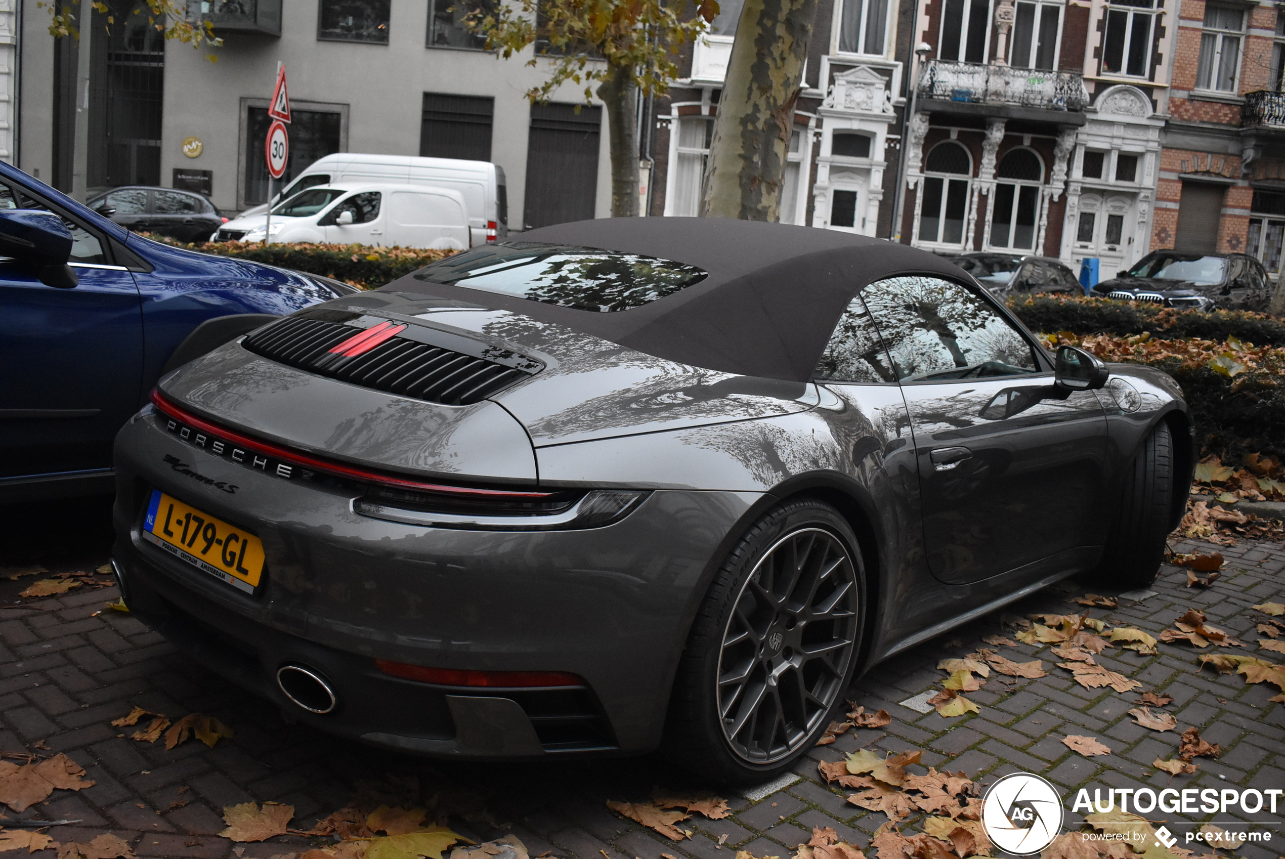 Porsche 992 Carrera 4S Cabriolet