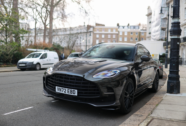 Aston Martin DBX707