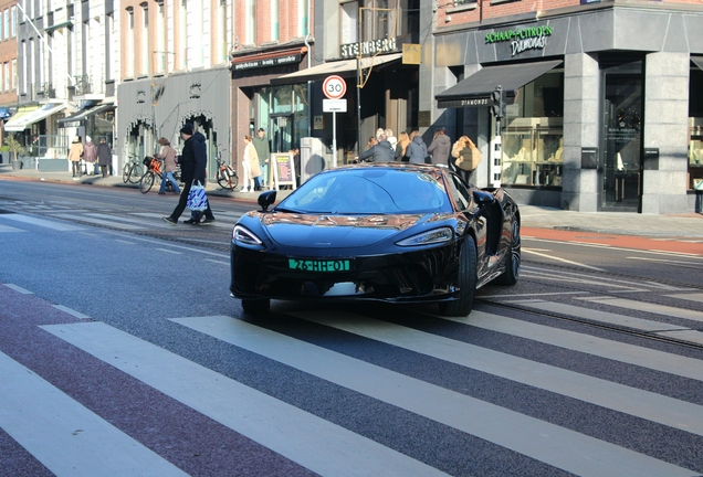 McLaren GT