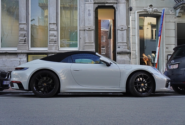 Porsche 992 Carrera 4S Cabriolet