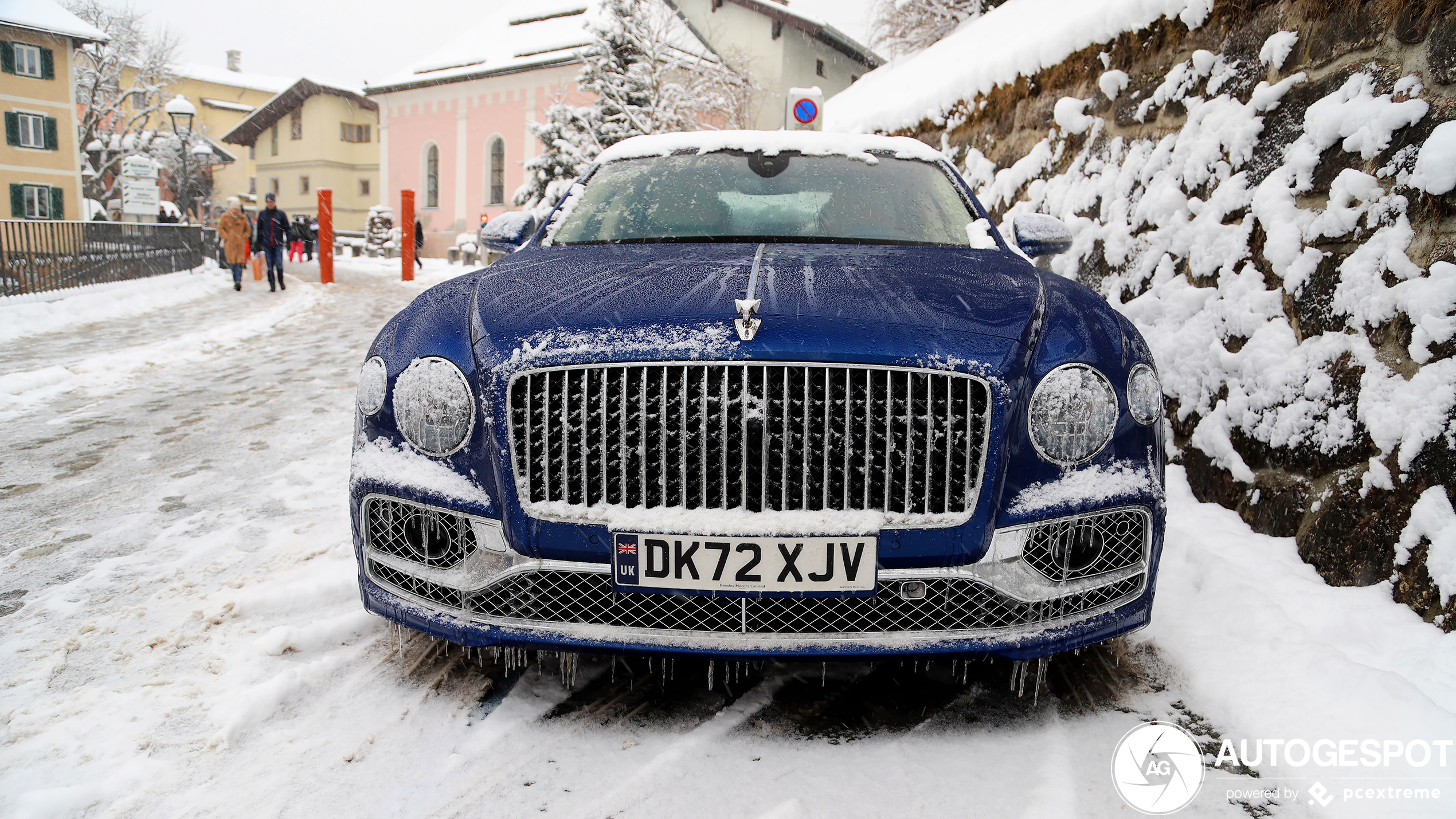 Bentley Flying Spur V8 heeft het luxe Azure pakket