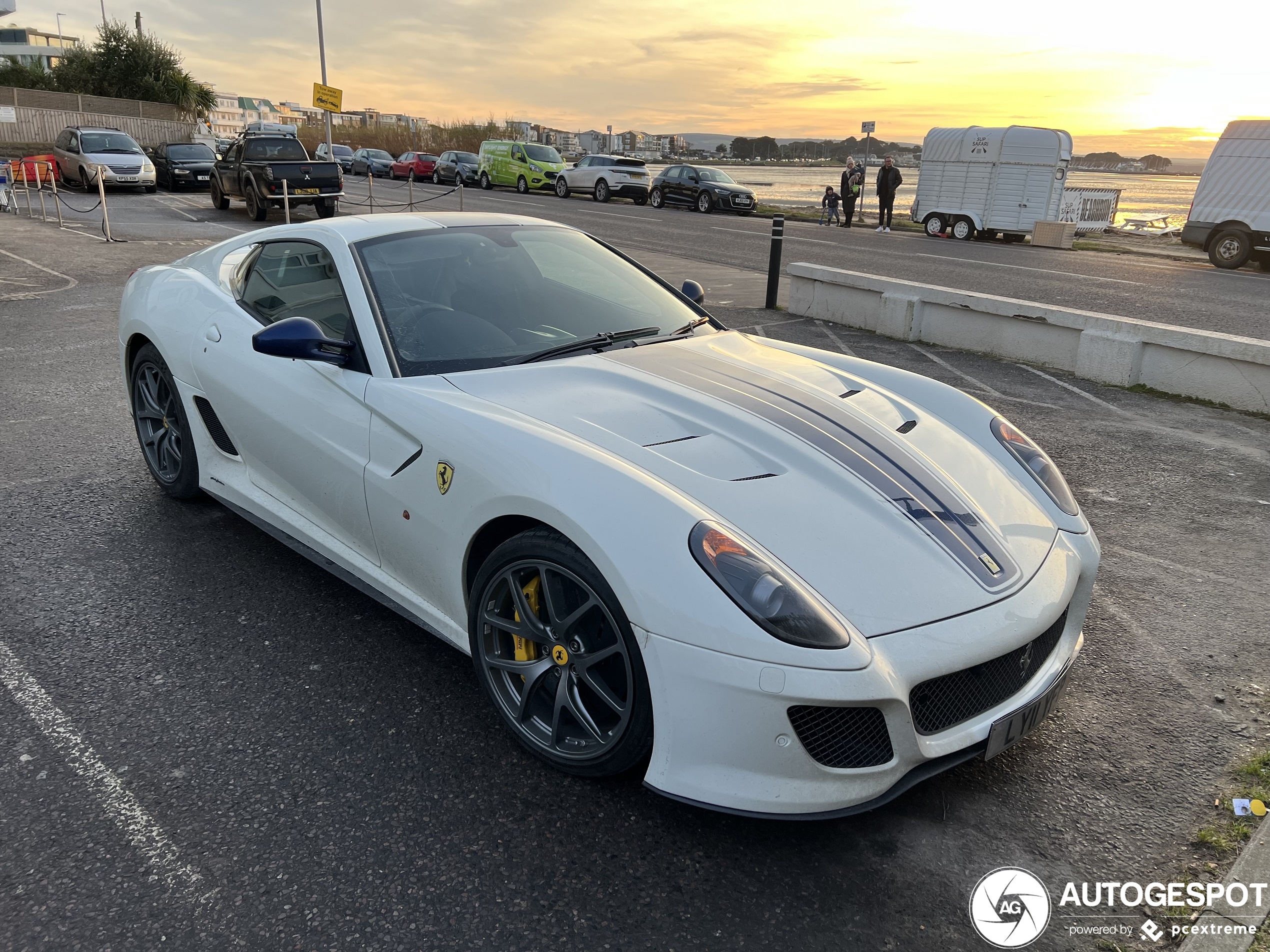 Ferrari 599 GTO wordt gewoon in de kou gebruikt