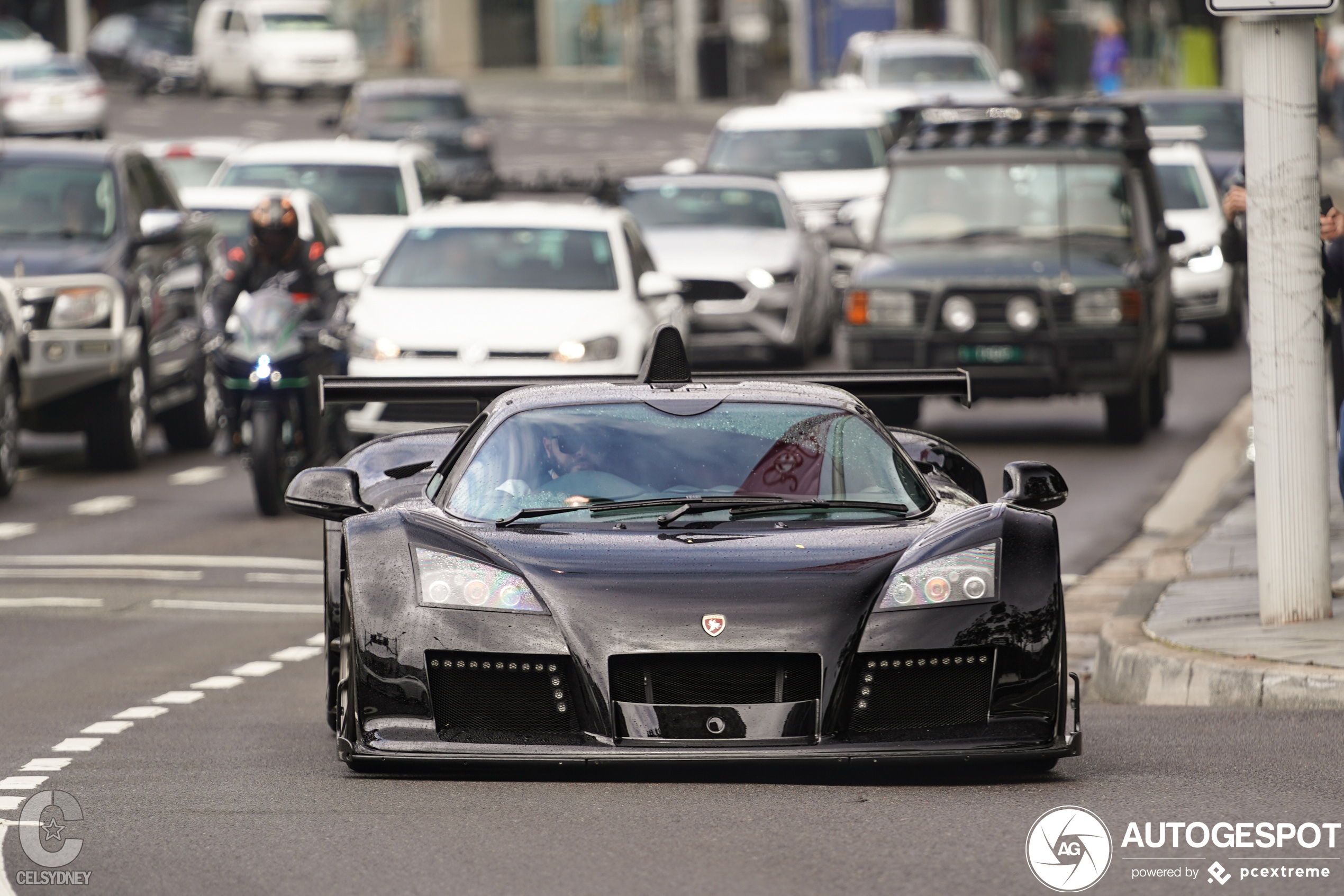 Extreme Gumpert Apollo S Evolution paradeert door Sydney