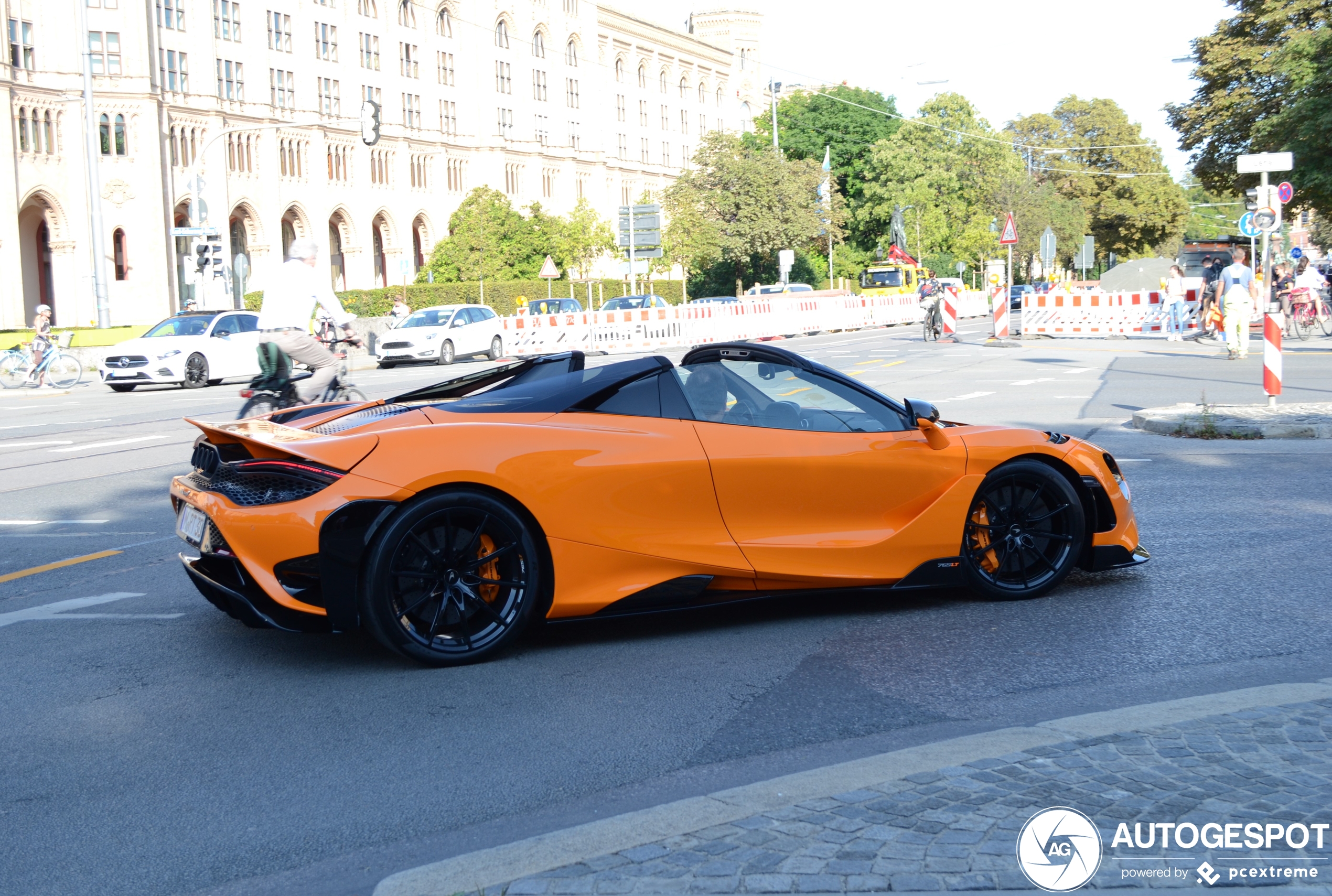 McLaren 765LT Spider