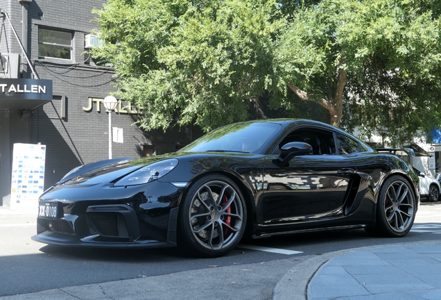 Porsche 718 Cayman GT4