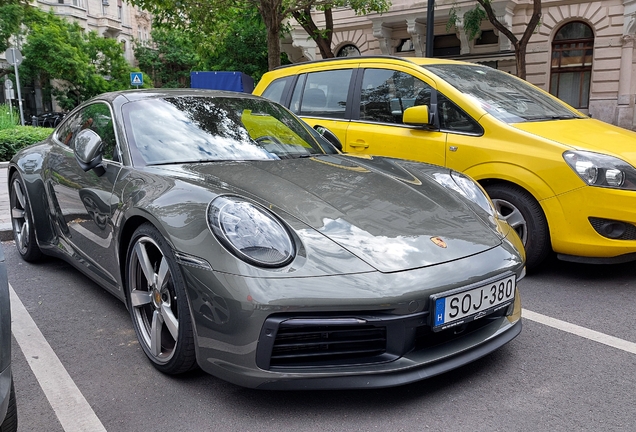 Porsche 992 Carrera 4S