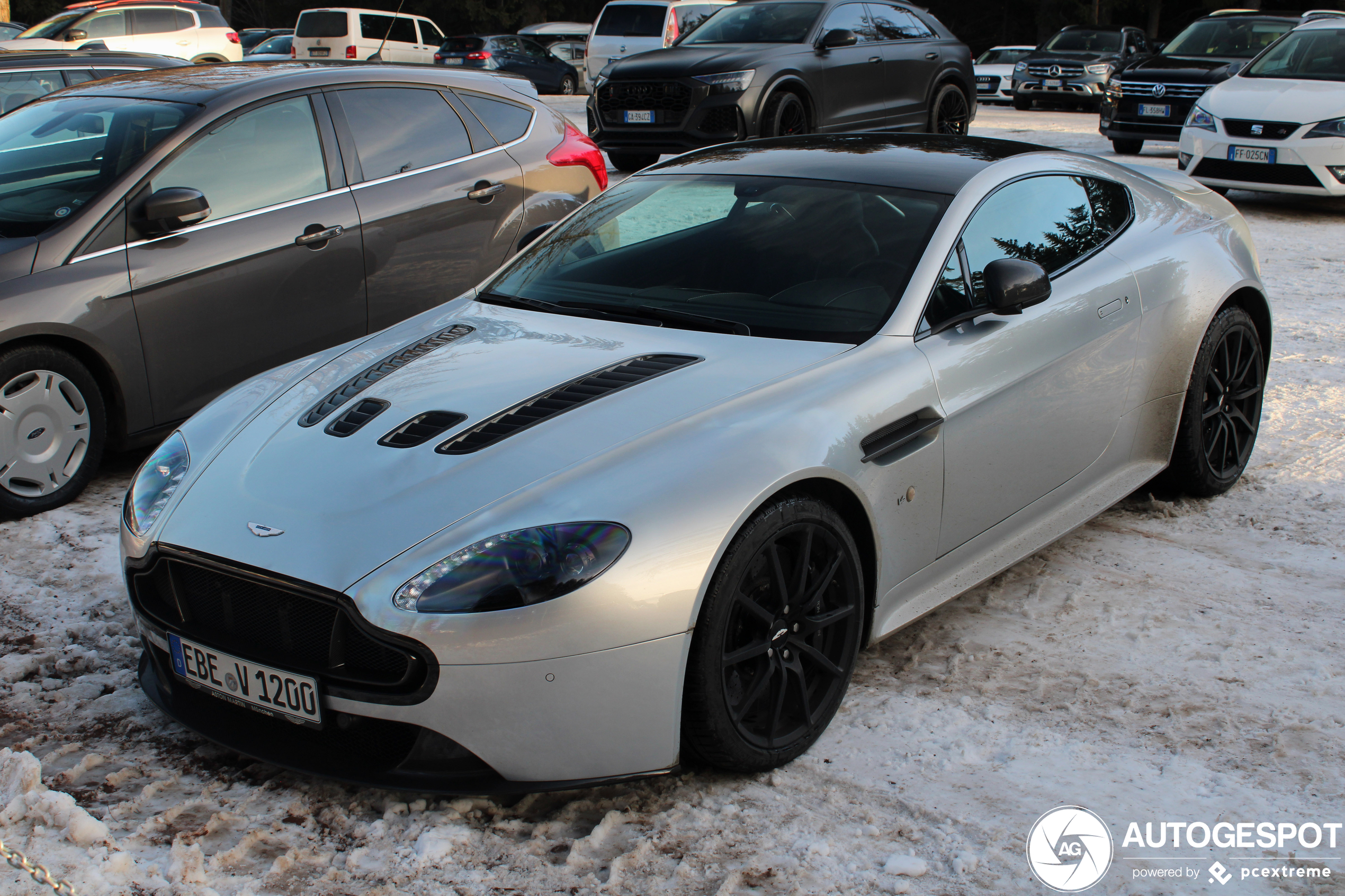 Aston Martin V12 Vantage S