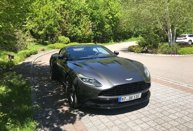 Aston Martin DB11